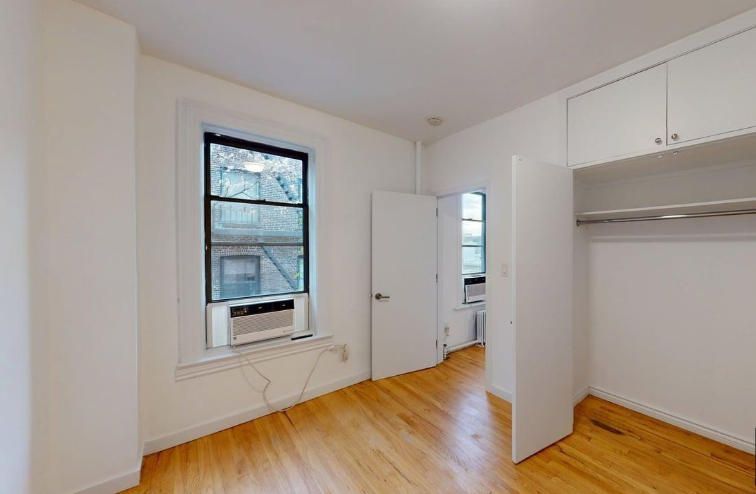 Listing photo 1 of 5