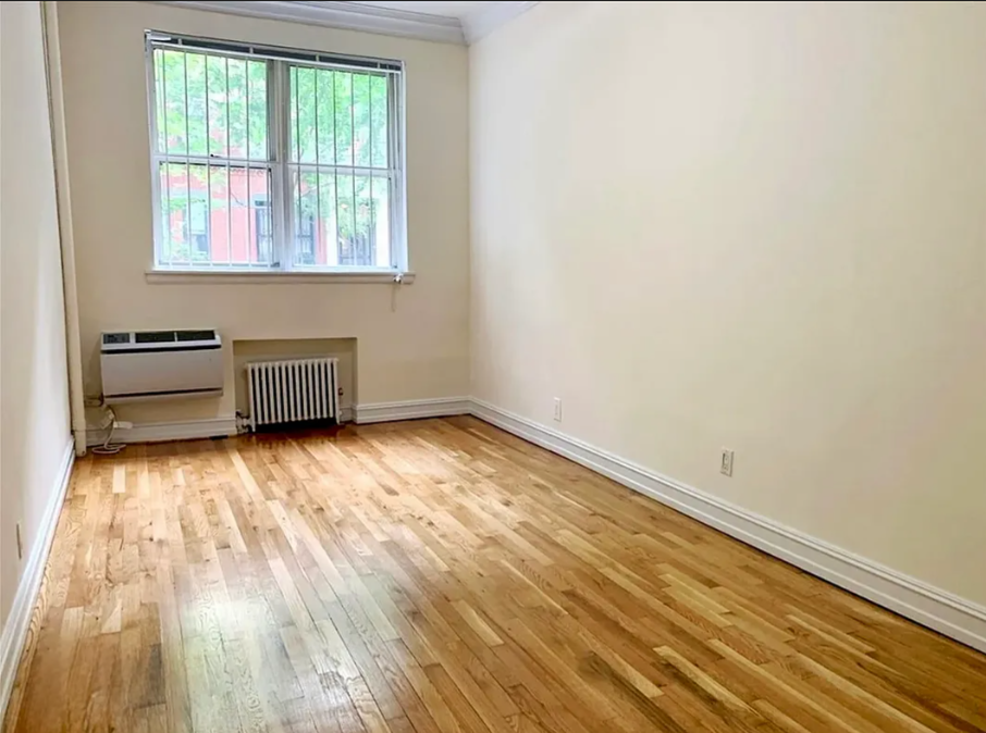 Listing photo 1 of 3