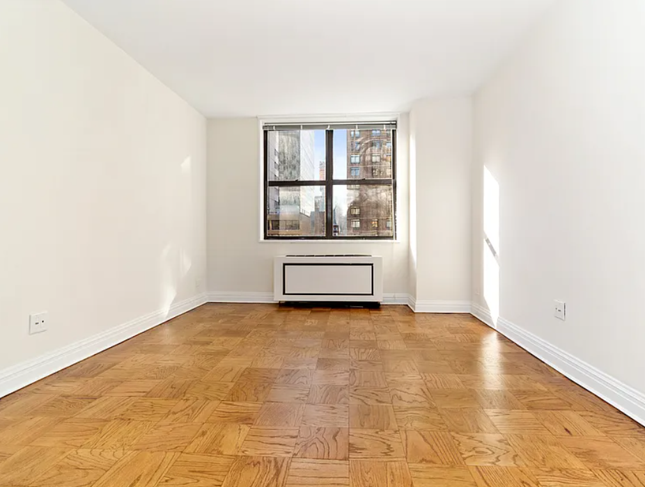 Listing photo 1 of 5