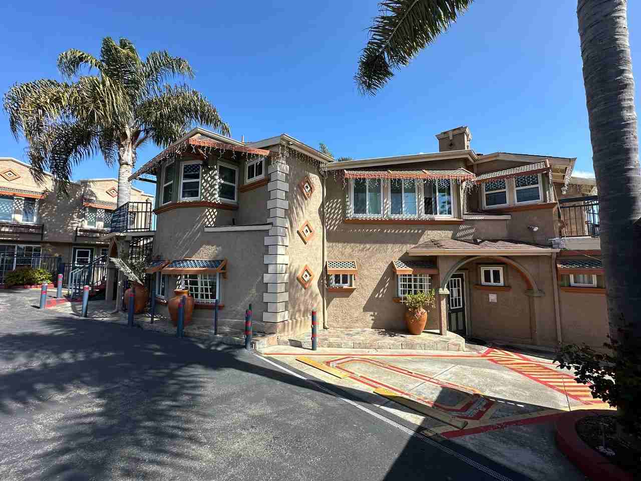 Listing photo 1 of 5