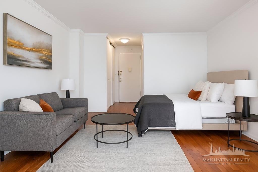 Listing photo 1 of 3