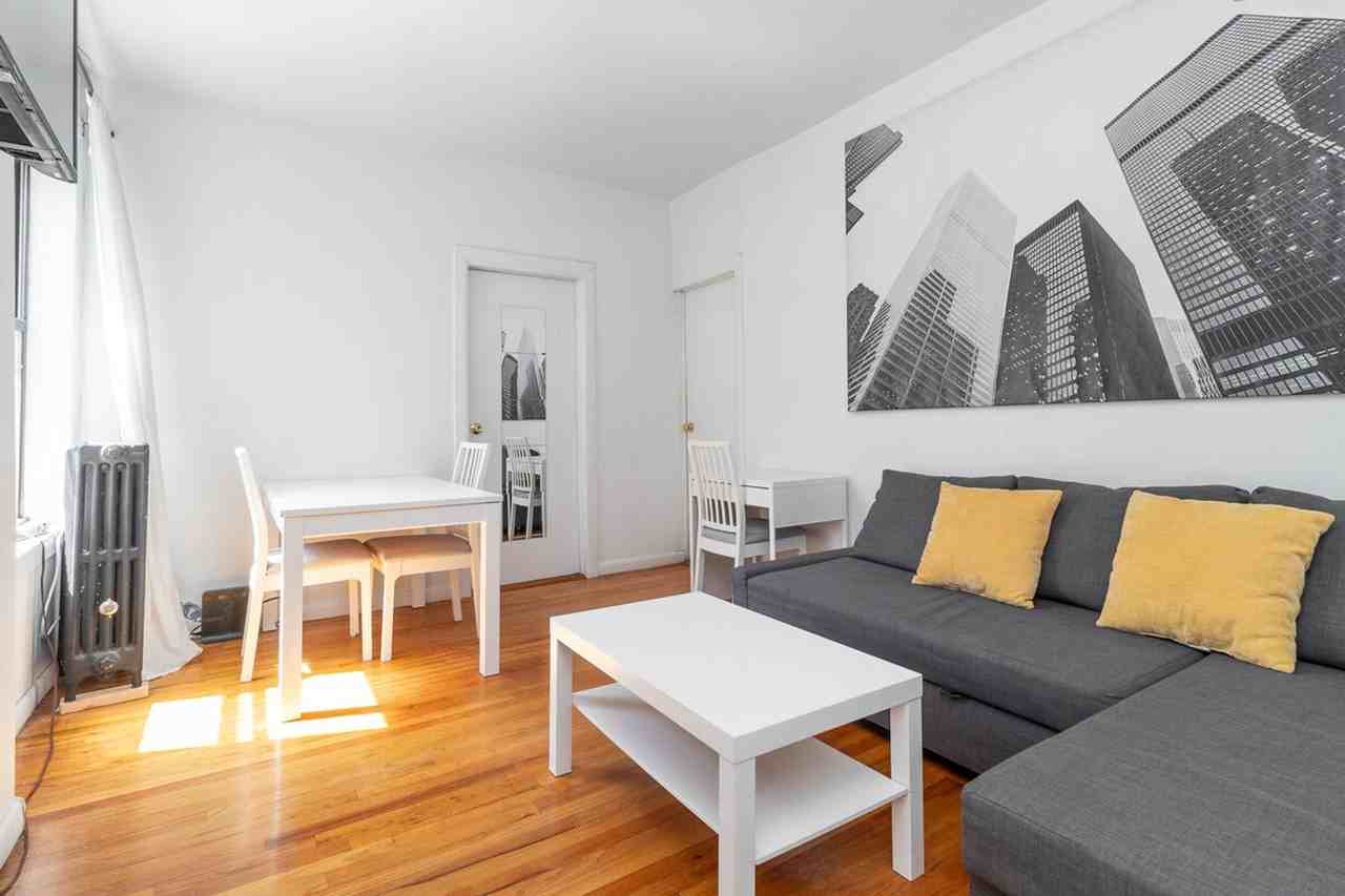 Listing photo 1 of 5