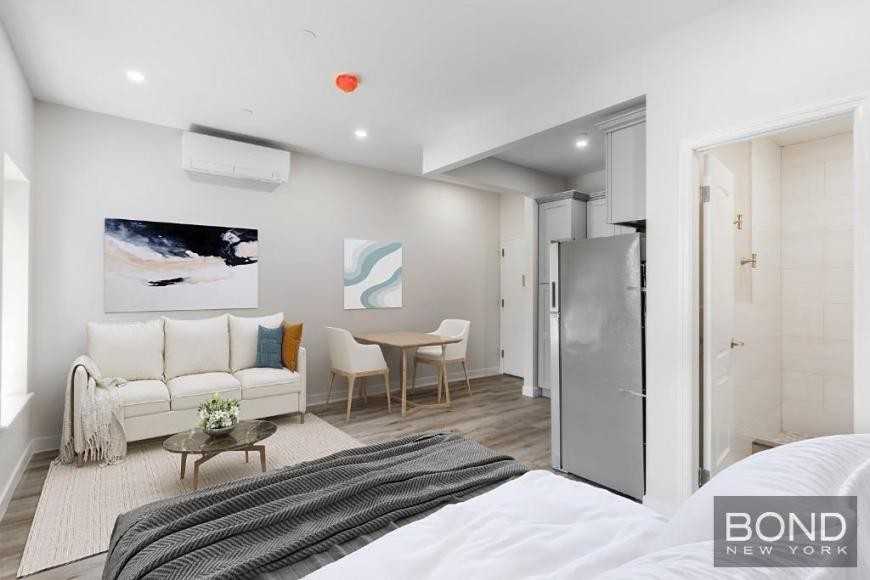 Listing photo 1 of 5