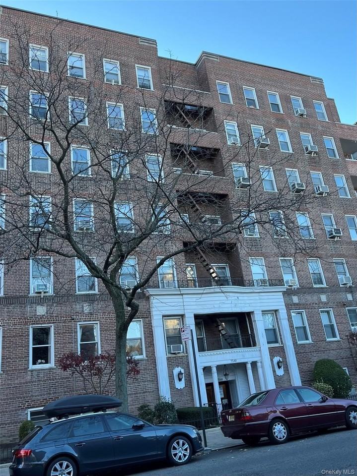 Listing photo 1 of 5