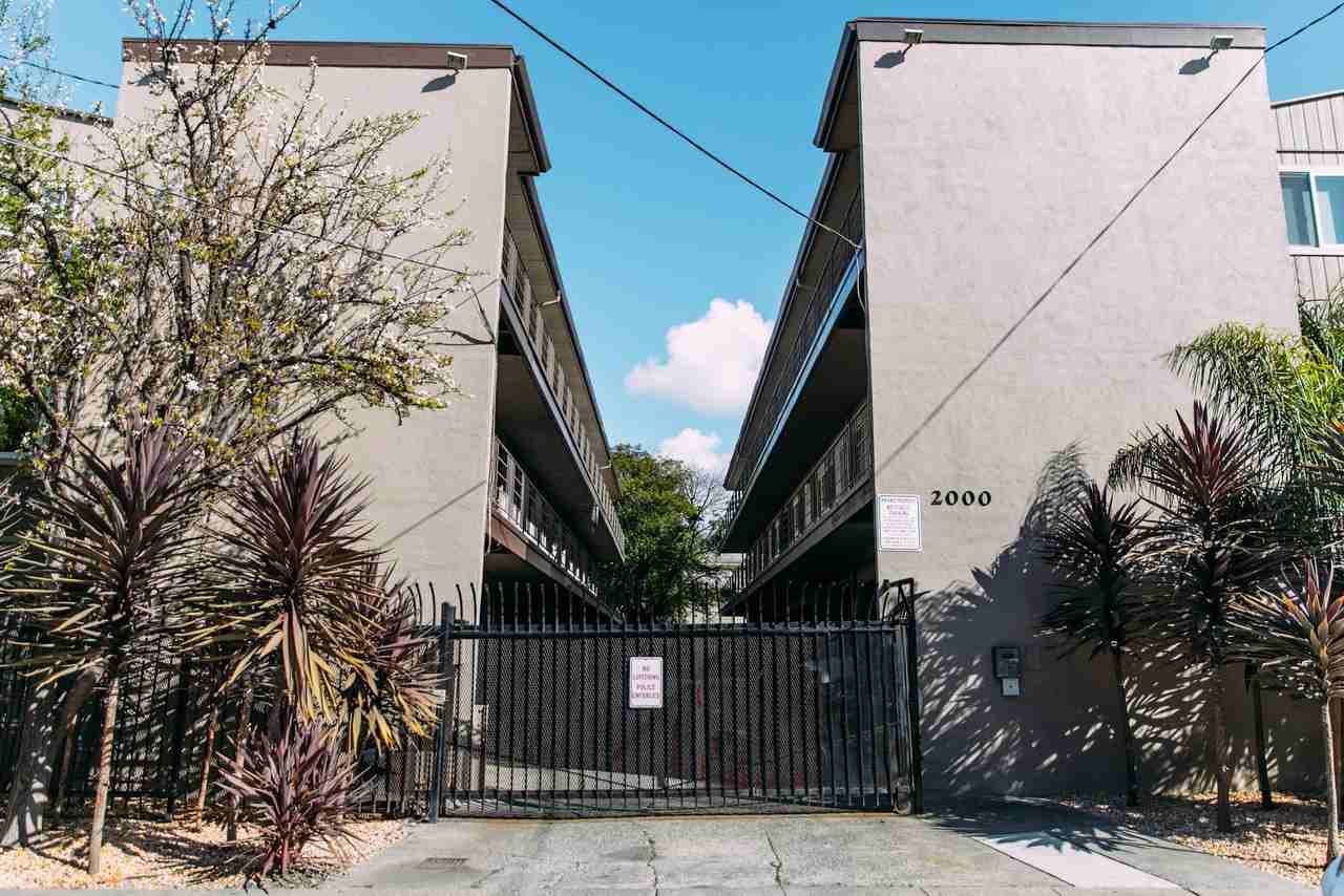 Listing photo 1 of 5