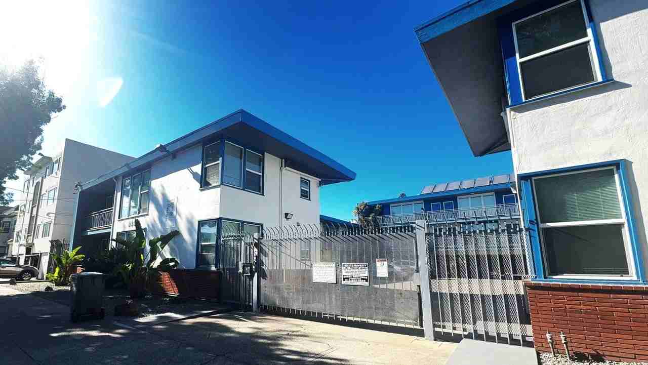 Listing photo 1 of 5