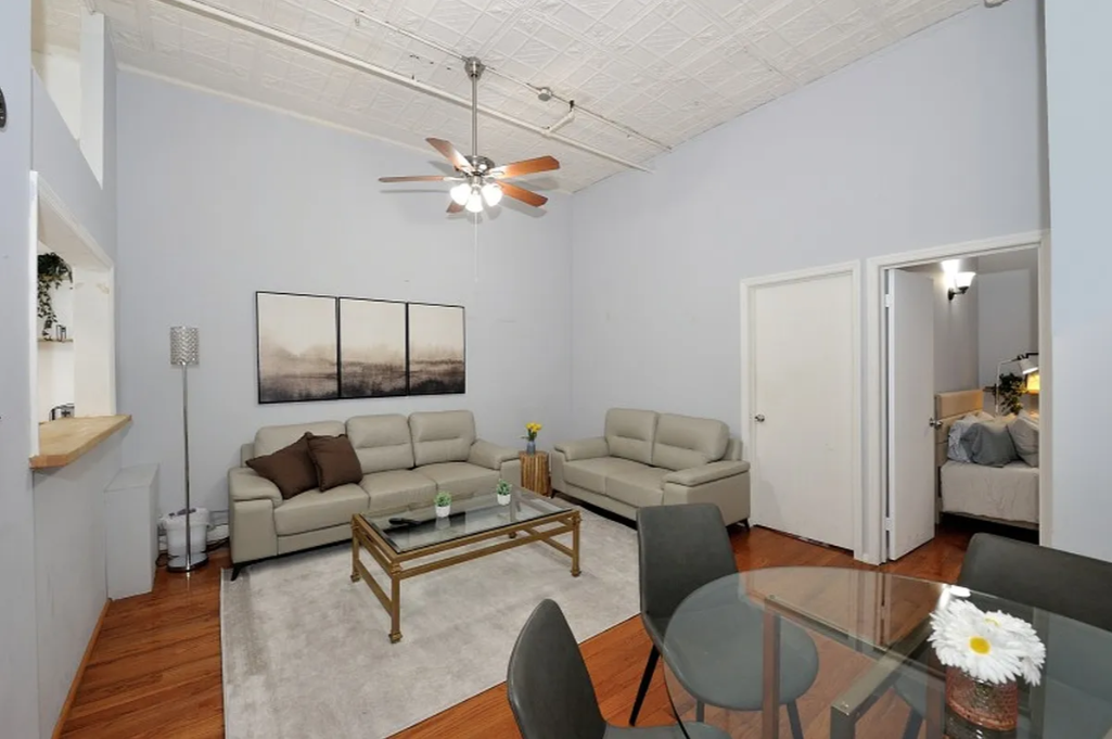 Listing photo 1 of 5