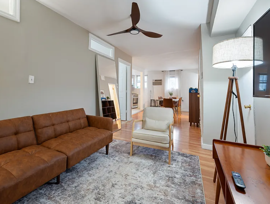 Listing photo 1 of 5