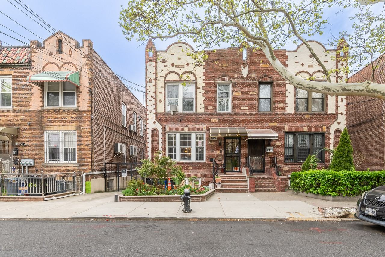 Listing photo 1 of 5