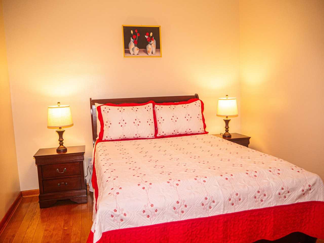 Listing photo 1 of 5