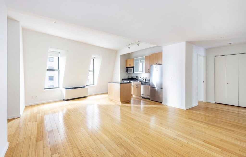 Listing photo 1 of 5