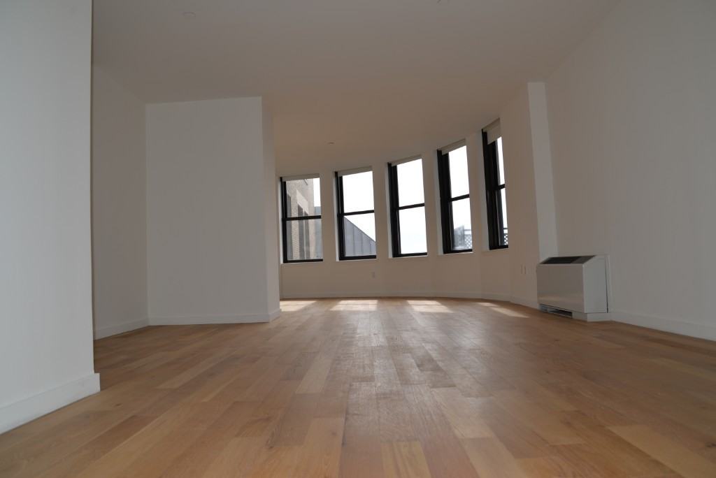 Listing photo 1 of 5