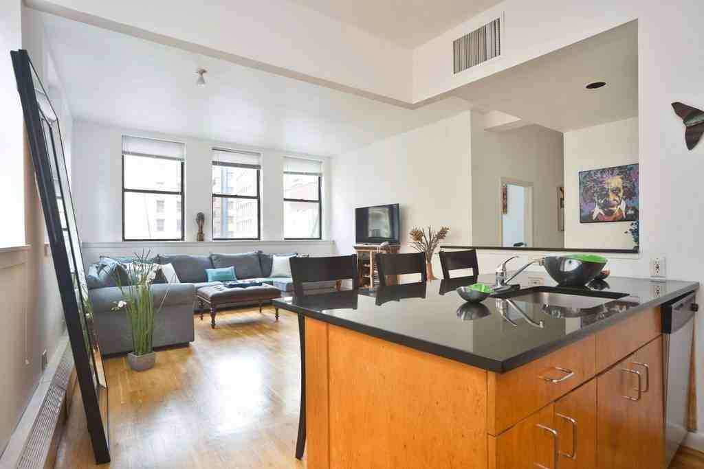 Listing photo 1 of 5