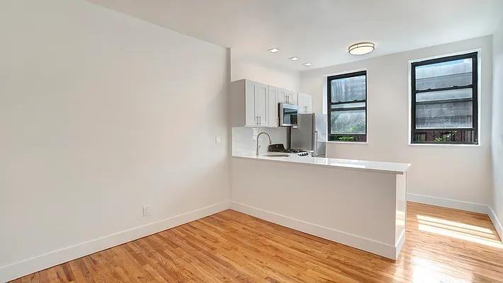 Listing photo 1 of 5