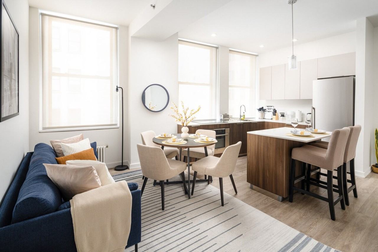 Listing photo 1 of 5