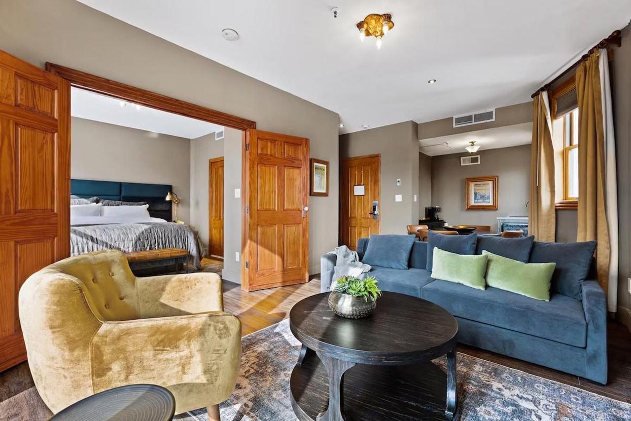 Listing photo 1 of 5