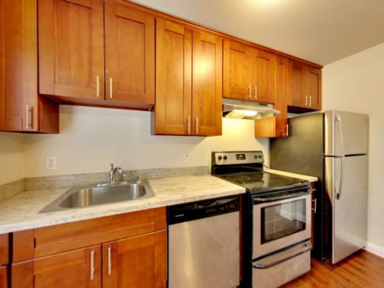 Listing photo 1 of 5