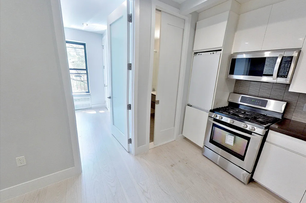 Listing photo 1 of 5