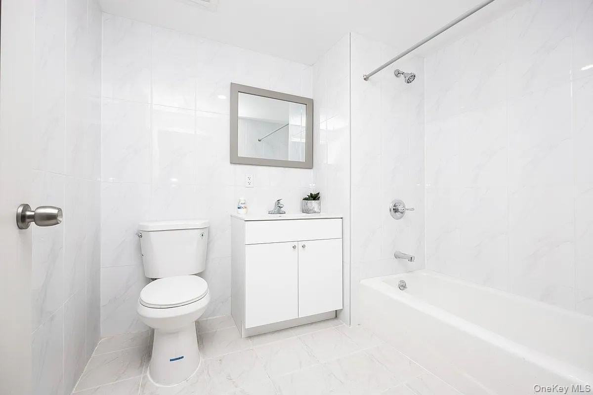 Listing photo 1 of 3