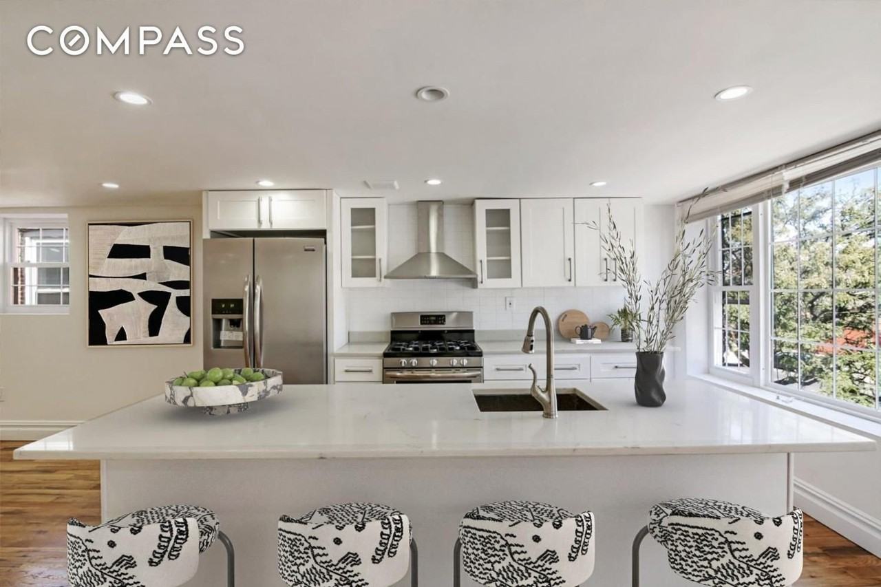 Listing photo 1 of 5