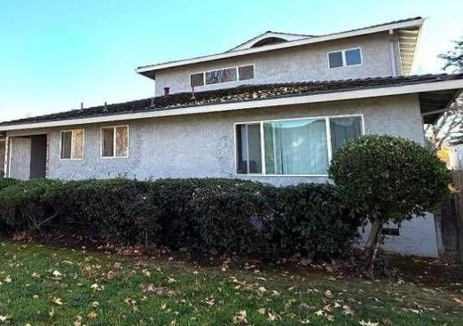 Listing photo 1 of 5