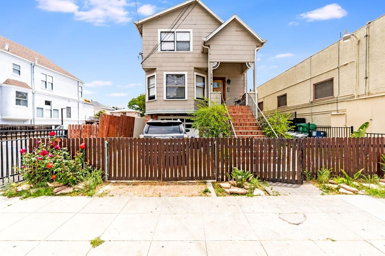 Listing photo 1 of 5