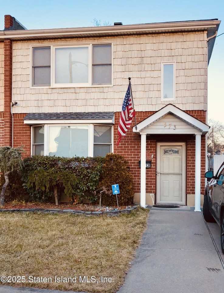 Listing photo 1 of 5