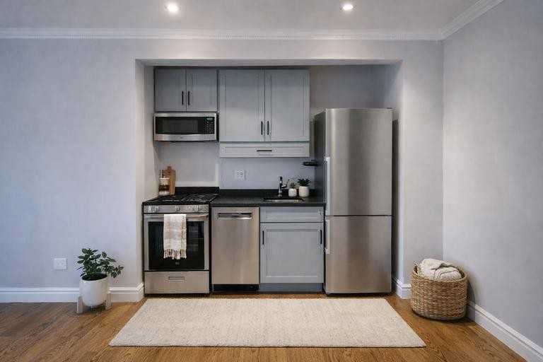 Listing photo 1 of 5