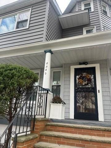 Listing photo 1 of 5