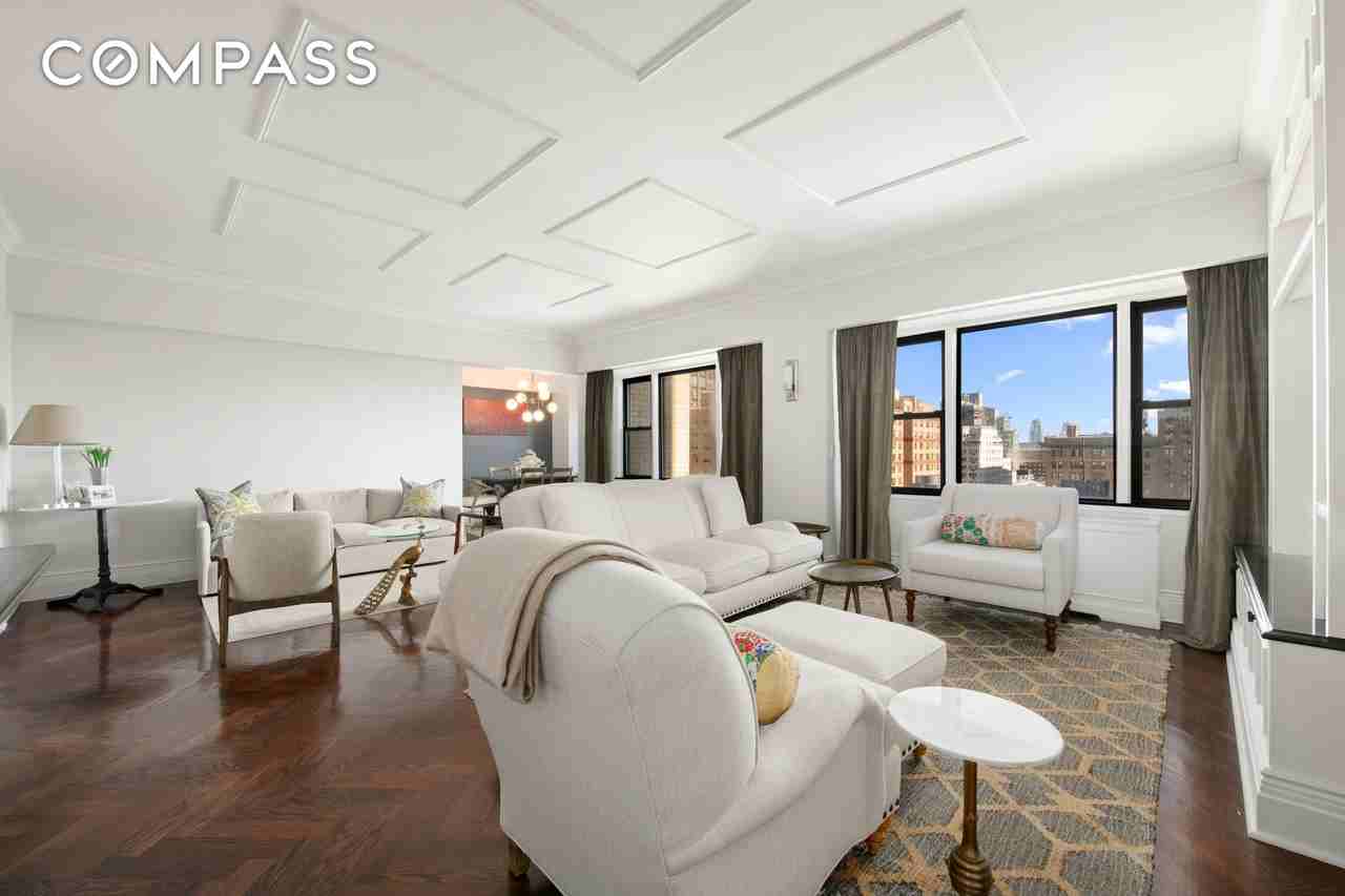 Listing photo 1 of 5