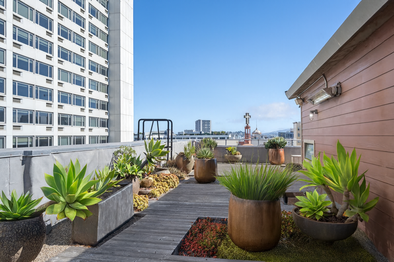 Listing photo 1 of 5