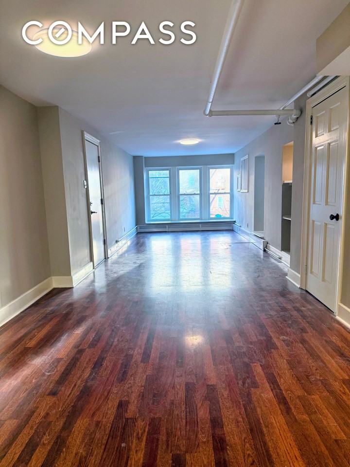 Listing photo 1 of 5