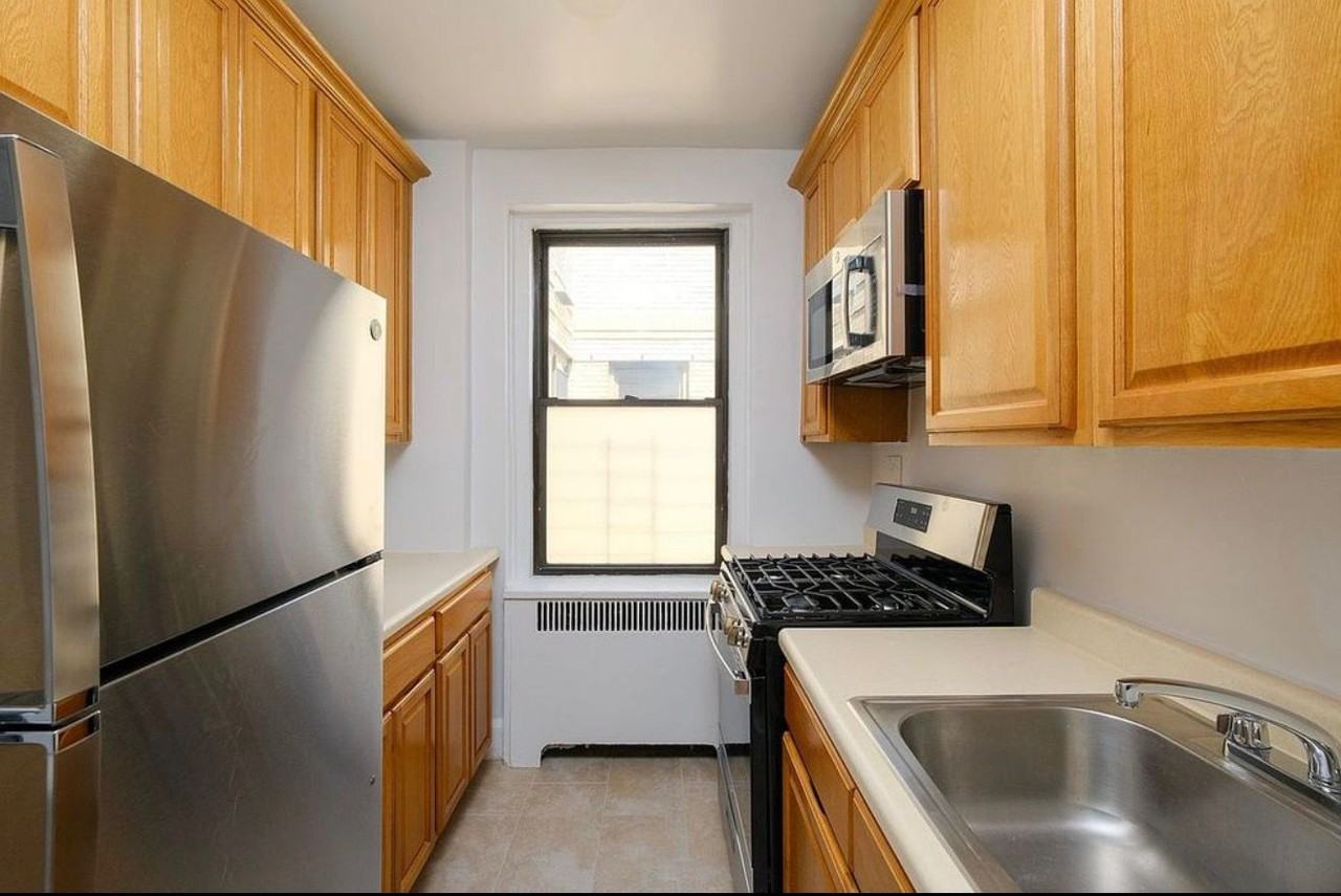 Listing photo 1 of 5