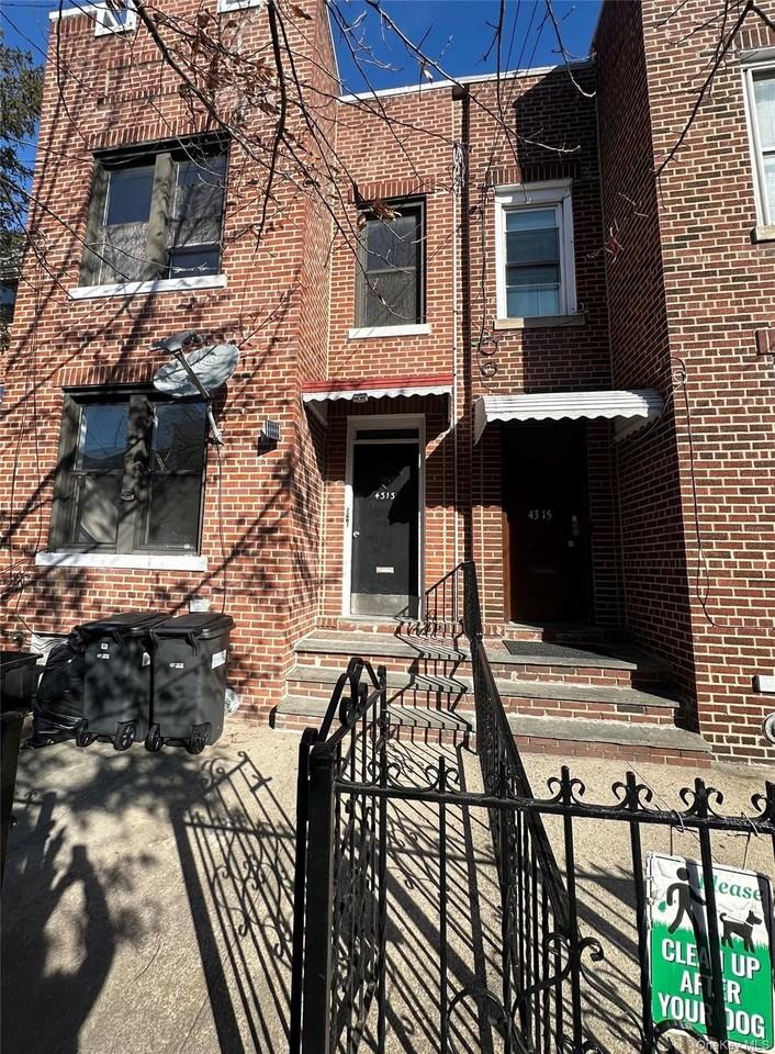 Listing photo 1 of 5