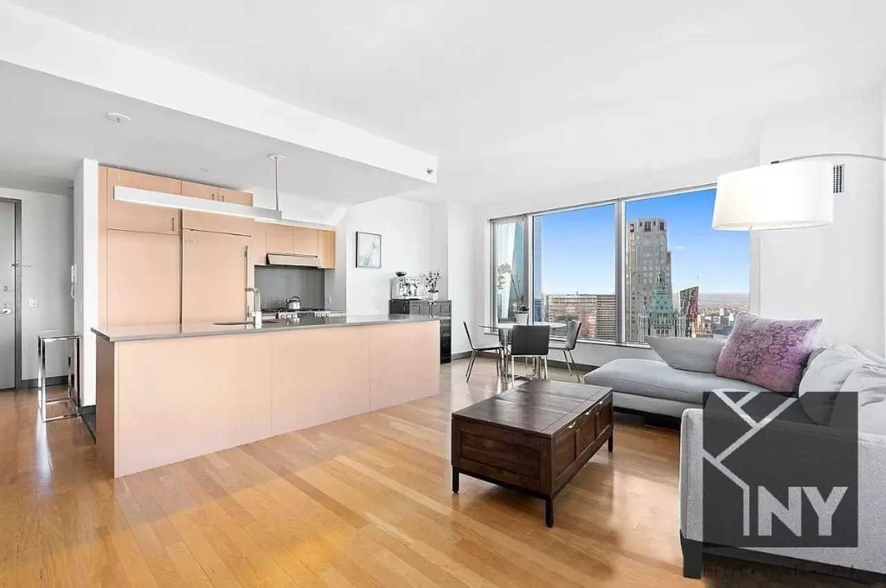 Listing photo 1 of 5