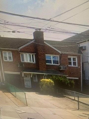 Listing photo 1 of 4