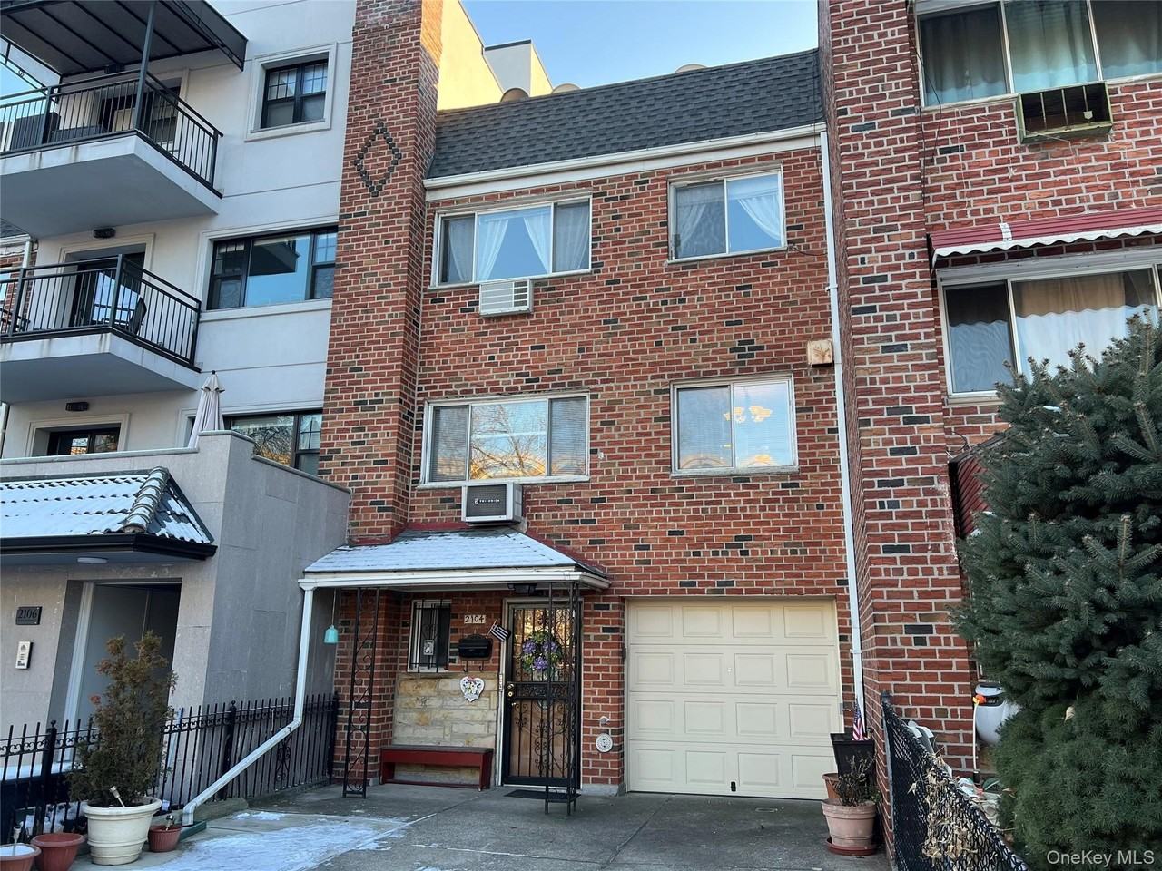 Listing photo 1 of 5