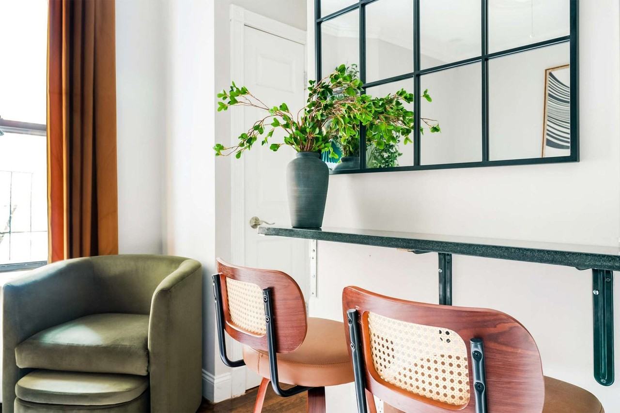 Listing photo 1 of 5