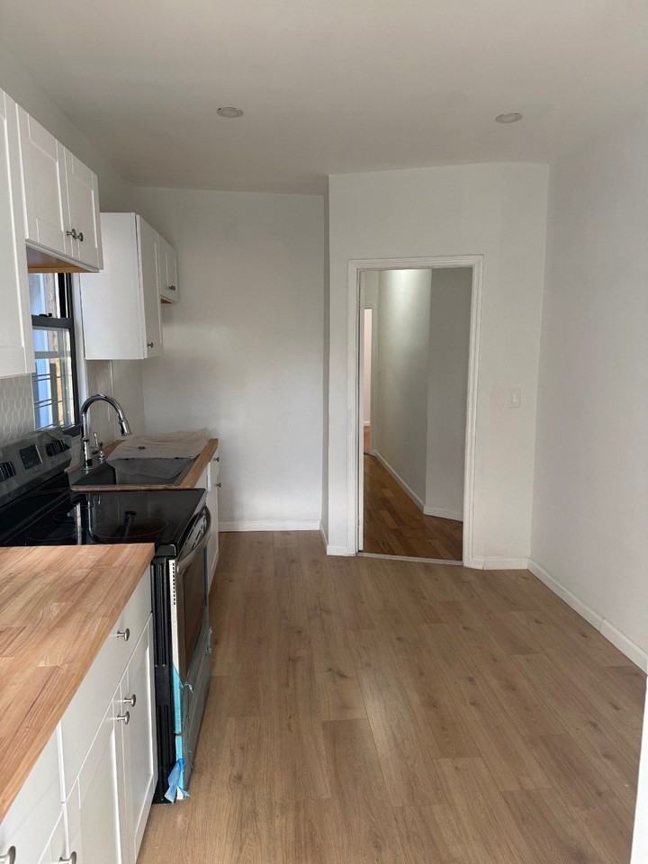 Listing photo 1 of 5