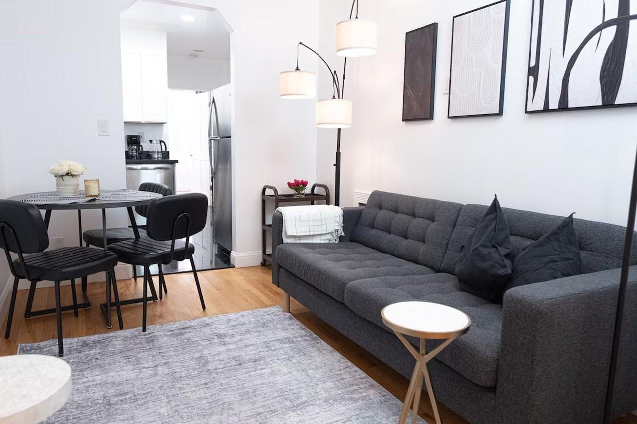 Listing photo 1 of 5