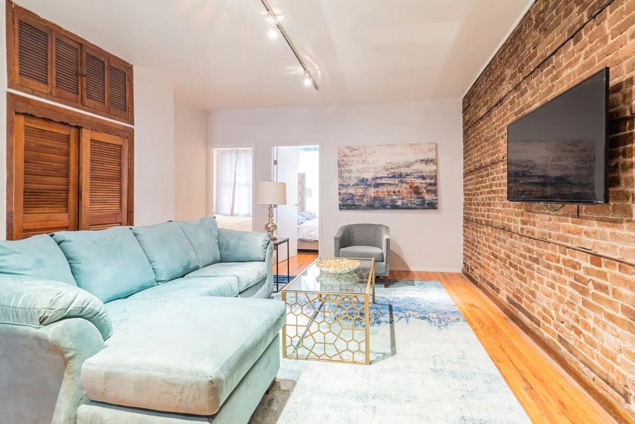 Listing photo 1 of 5