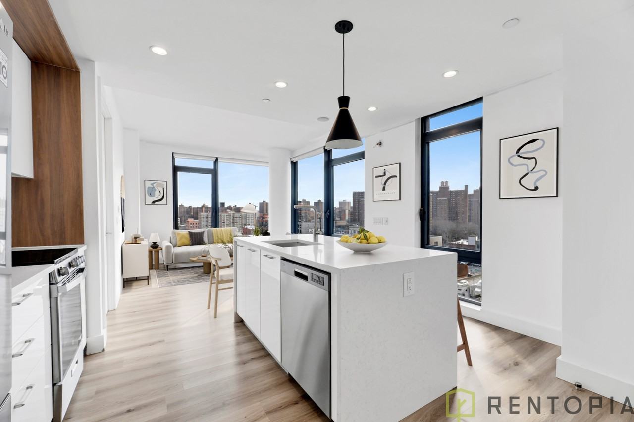 Listing photo 1 of 5