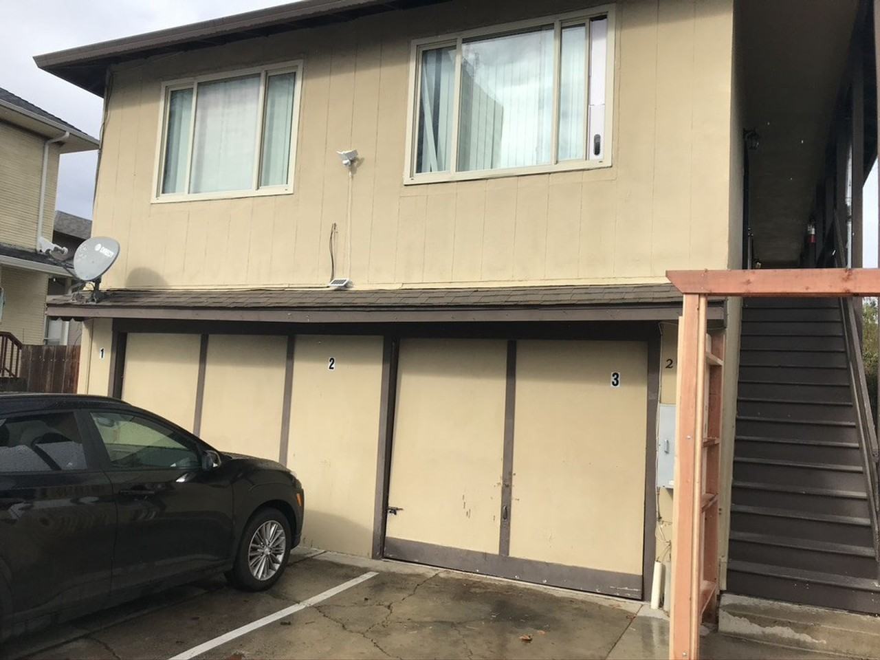 Listing photo 1 of 5