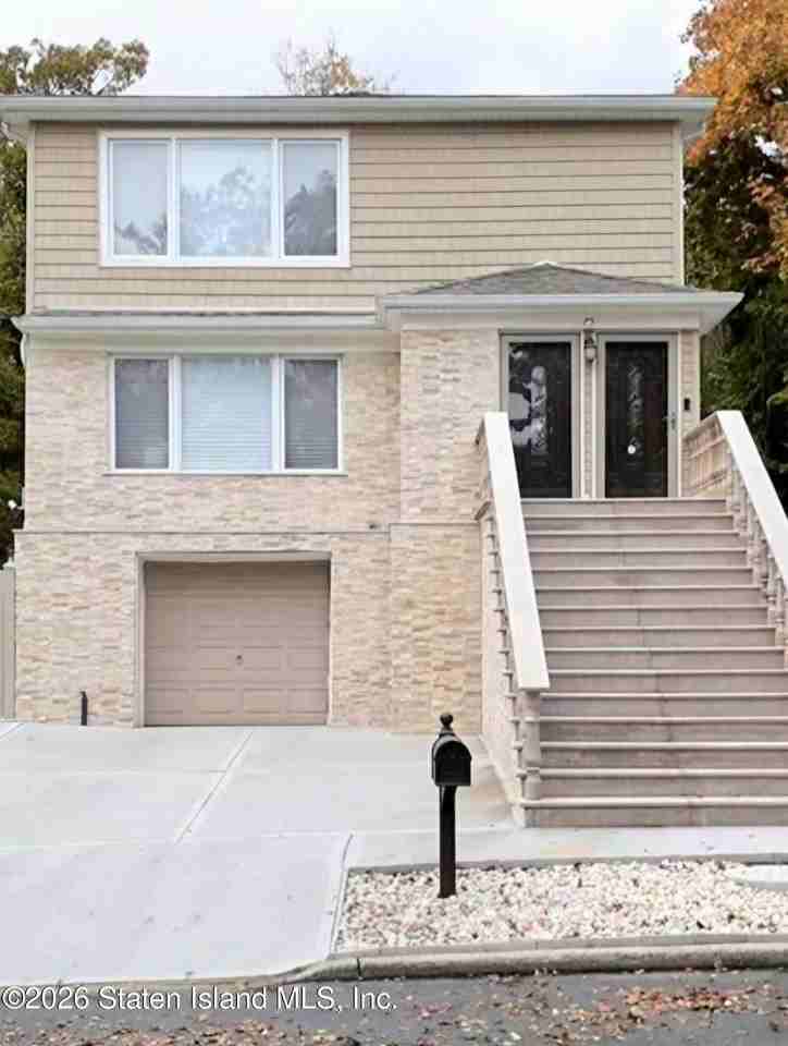 Listing photo 1 of 5