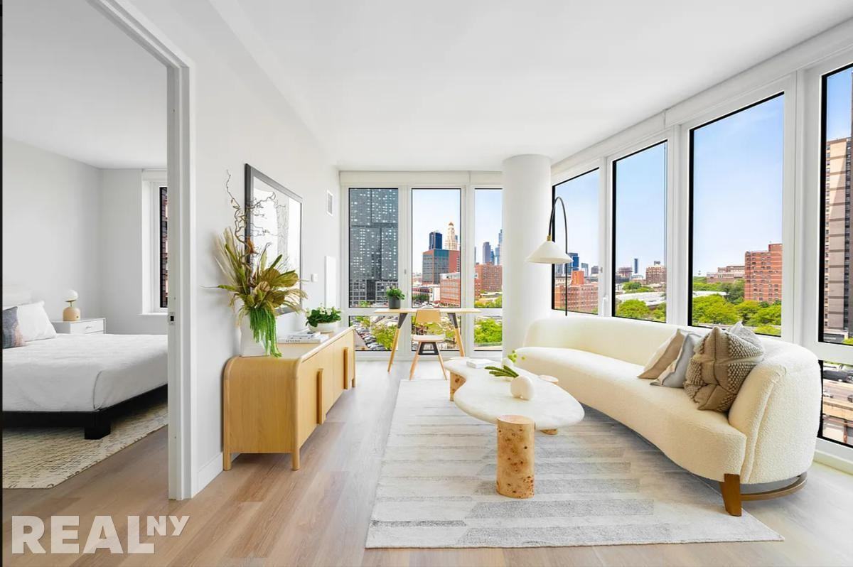 Listing photo 1 of 5