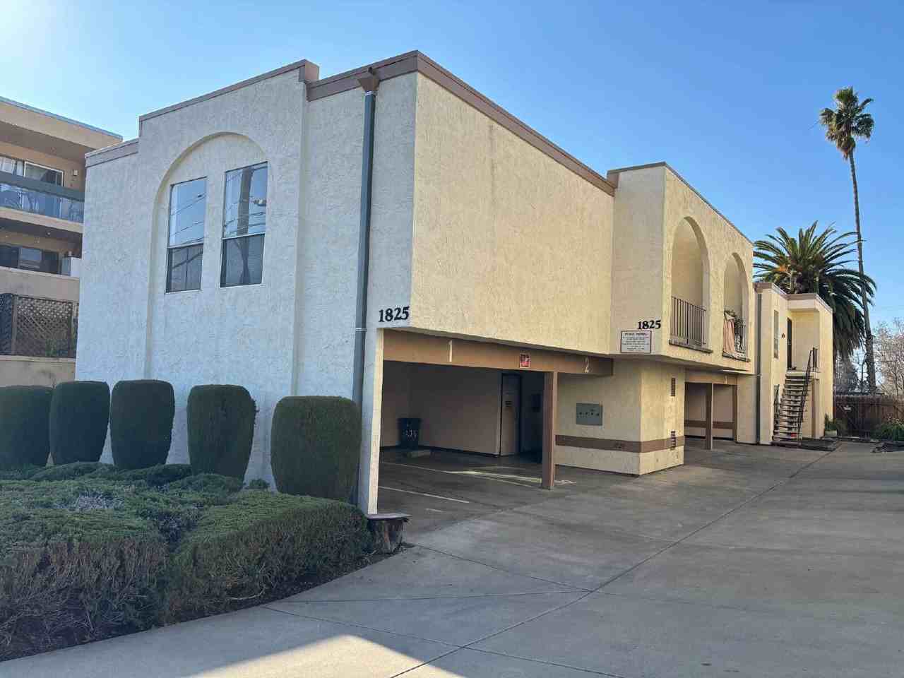 Listing photo 1 of 5