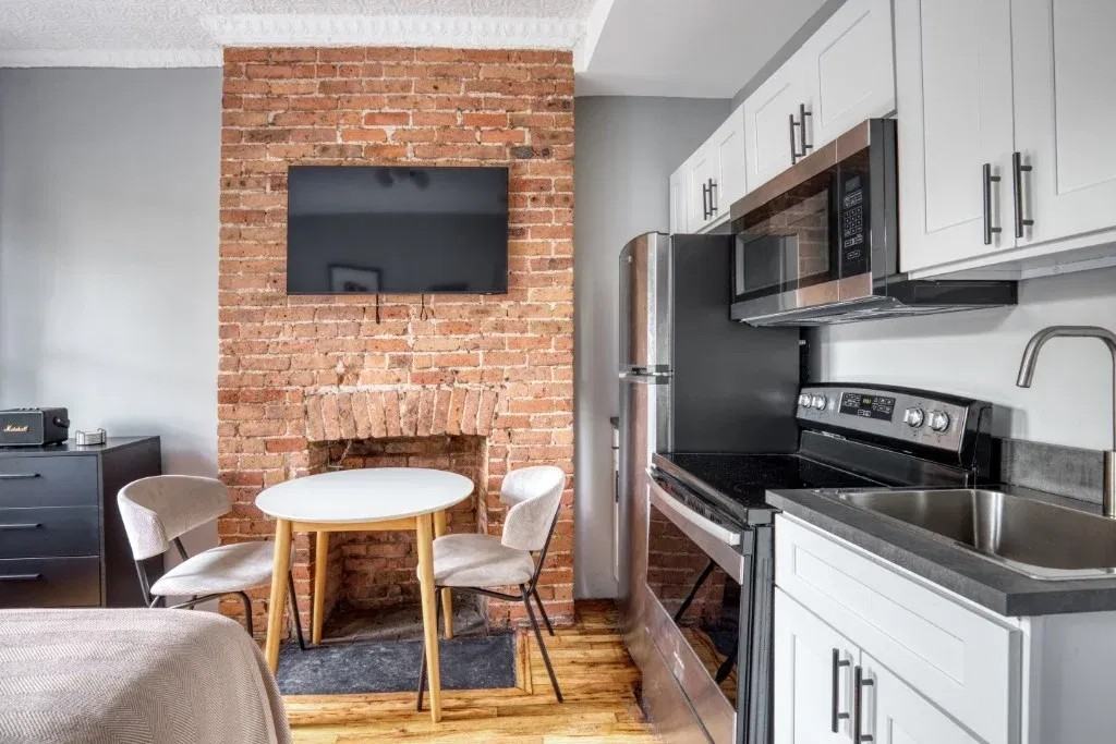 Listing photo 1 of 5