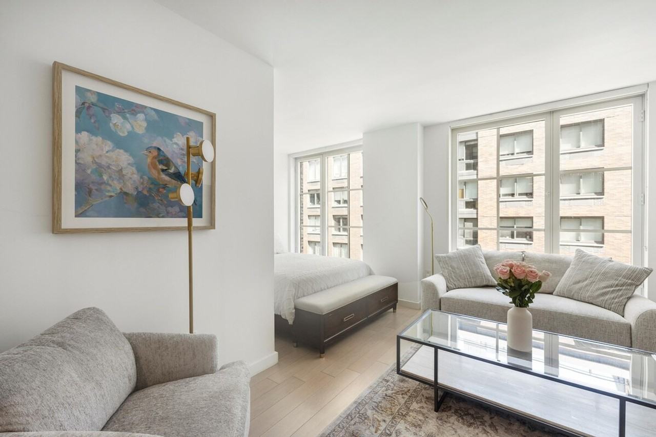 Listing photo 1 of 5