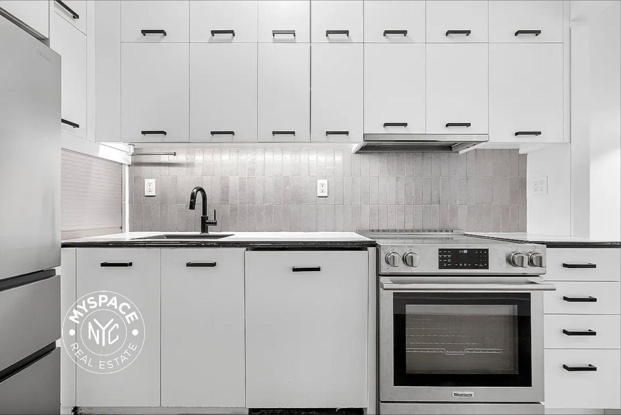 Listing photo 1 of 5