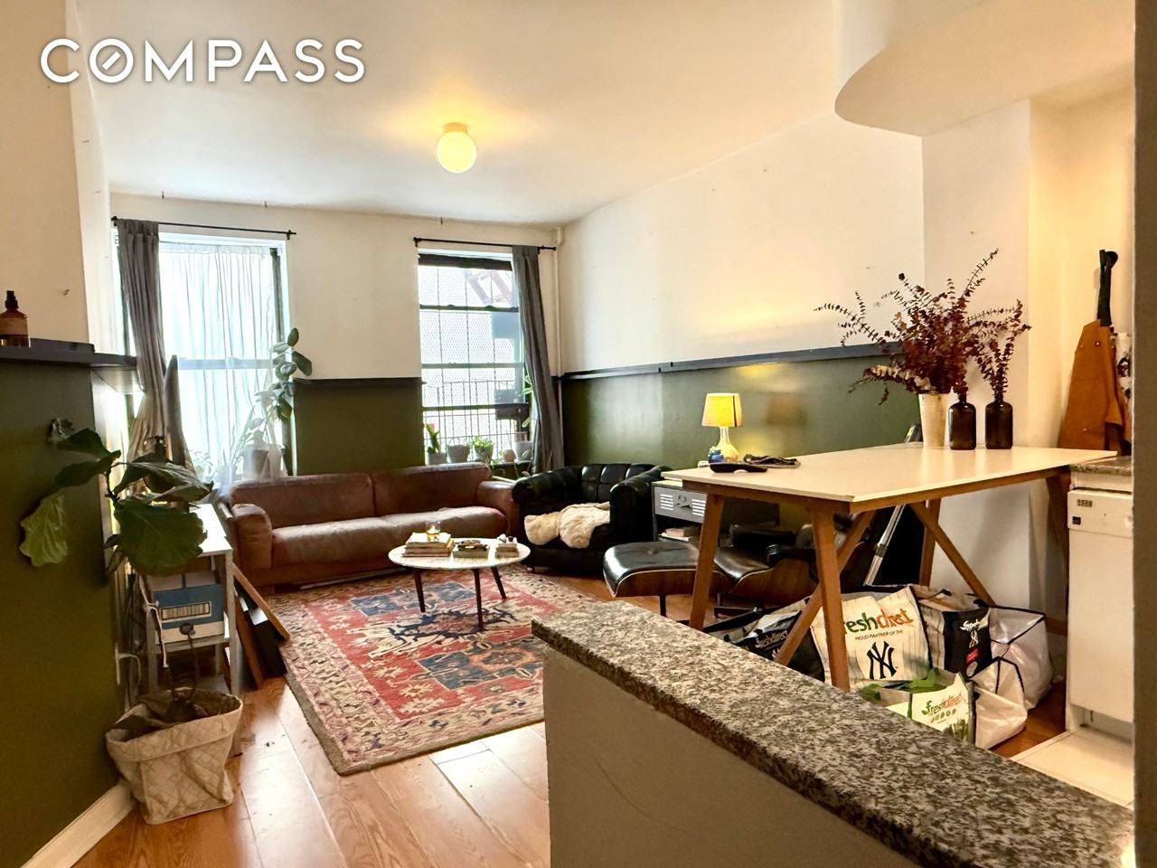 Listing photo 1 of 5